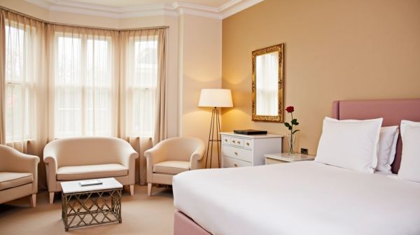 Quelle love room choisir à Marseille pour un séjour romantique ?